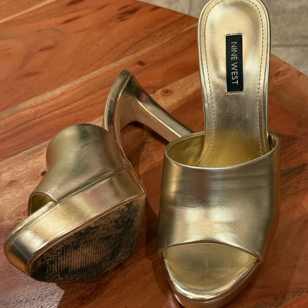 Nine West Elegant Gold Women's sandal Heels - Picture 4 of 4